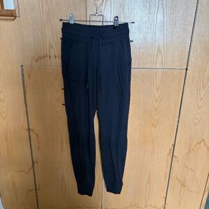 Lululemon Women’s Black Jogger Pants